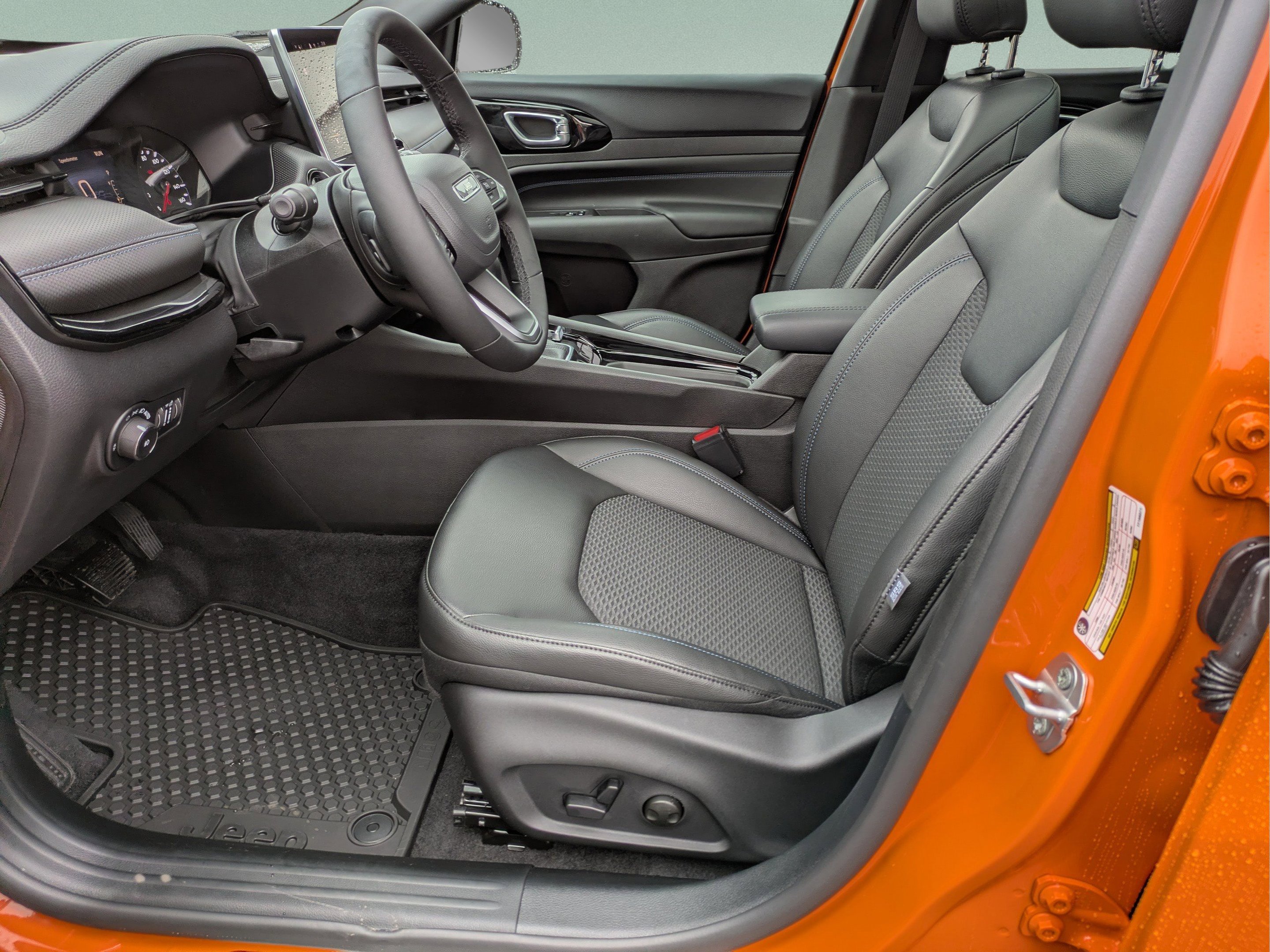 New 2026 Joose (DISC) Jeep Latitude Altitude image 21