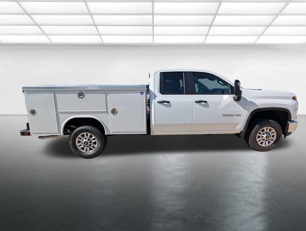 New 2026 Summit White Chevrolet WT image 28