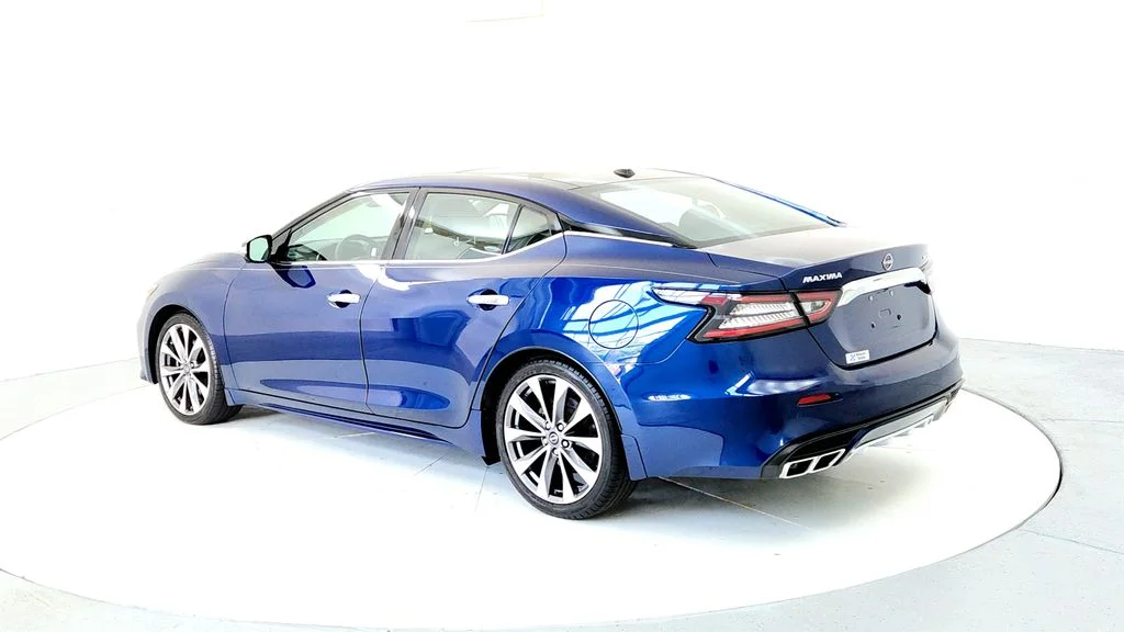 Used 2023 Blue Nissan Platinum image 4