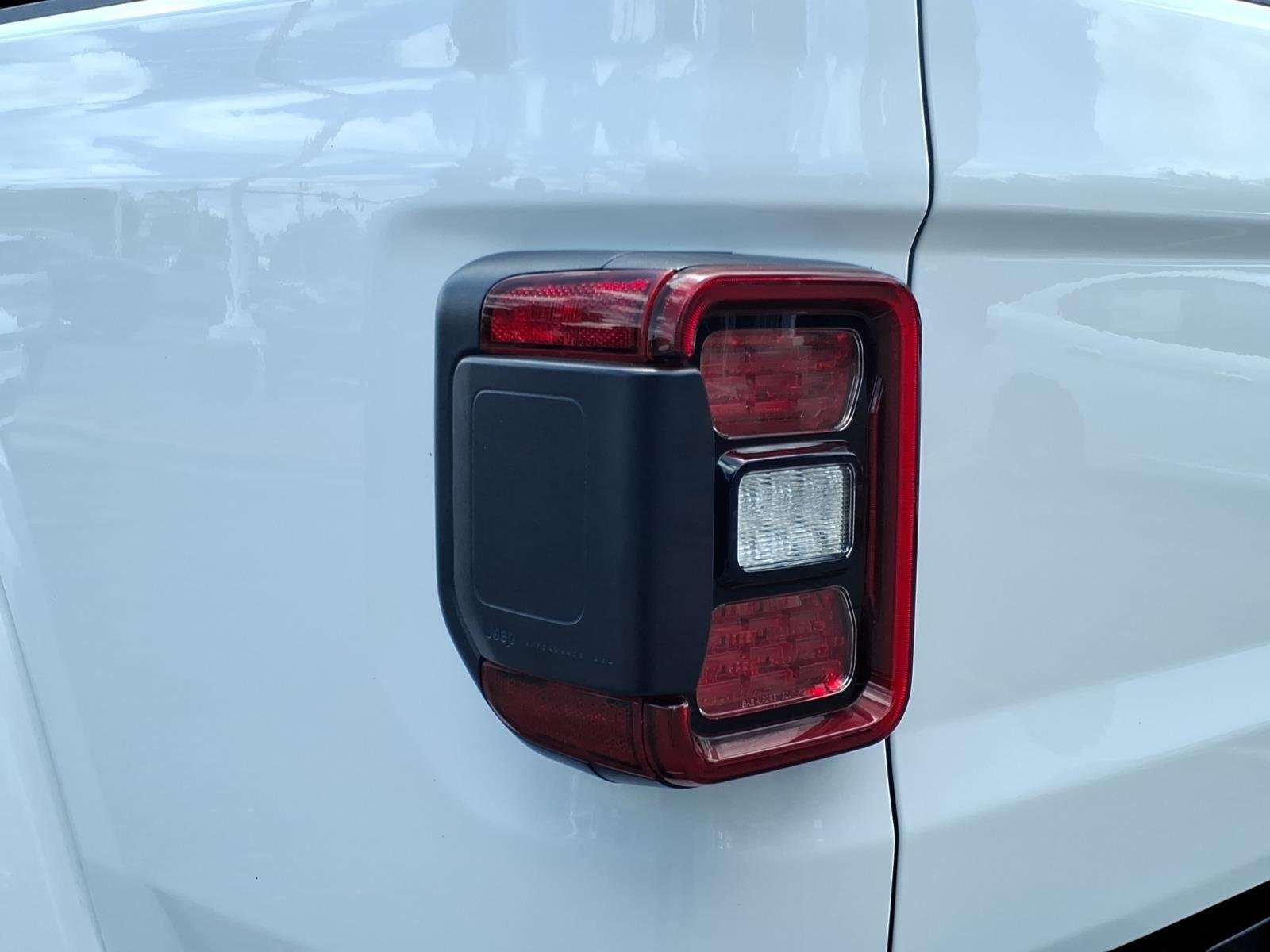 Used 2021 Bright White Clearcoat Jeep High Altitude image 17