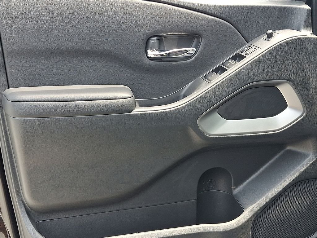 2026 Nissan Frontier — photo 8