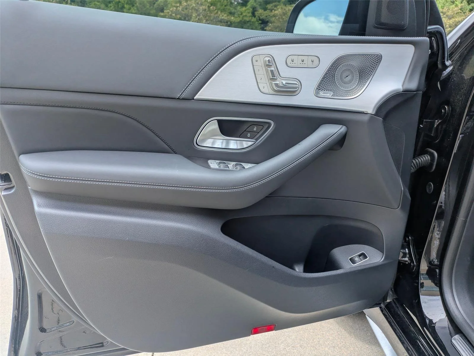 Used 2025 Obsidian Black Metallic Mercedes-Benz AMG® GLE 63 S image 11
