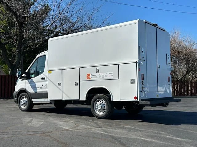 New 2024 Oxford White Ford Cutaway image 8