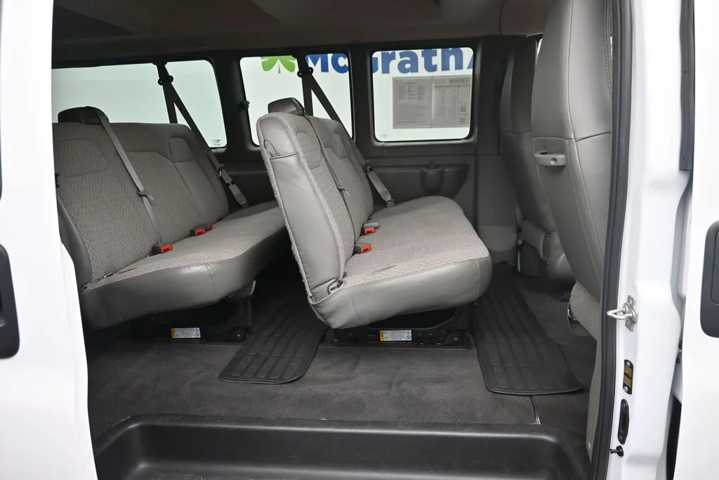 Used 2025 White Chevrolet LT image 10