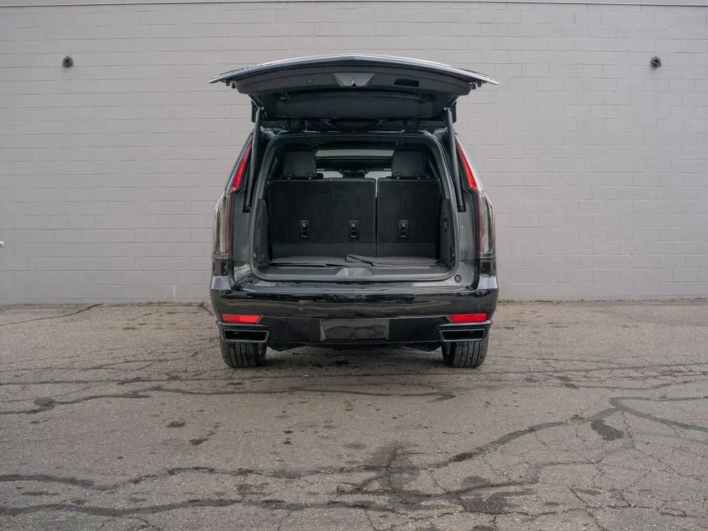 Used 2023 BLACK RAVEN Cadillac 4WD Sport Platinum image 15