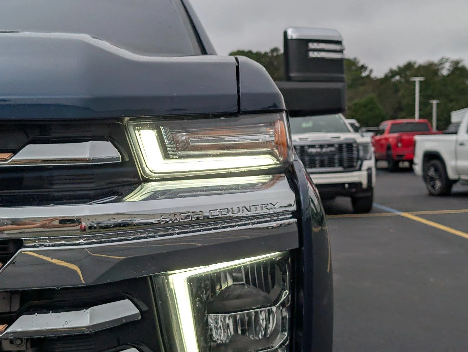 Used 2022 NORTHSKY BLUE METALLIC Chevrolet High Country image 12