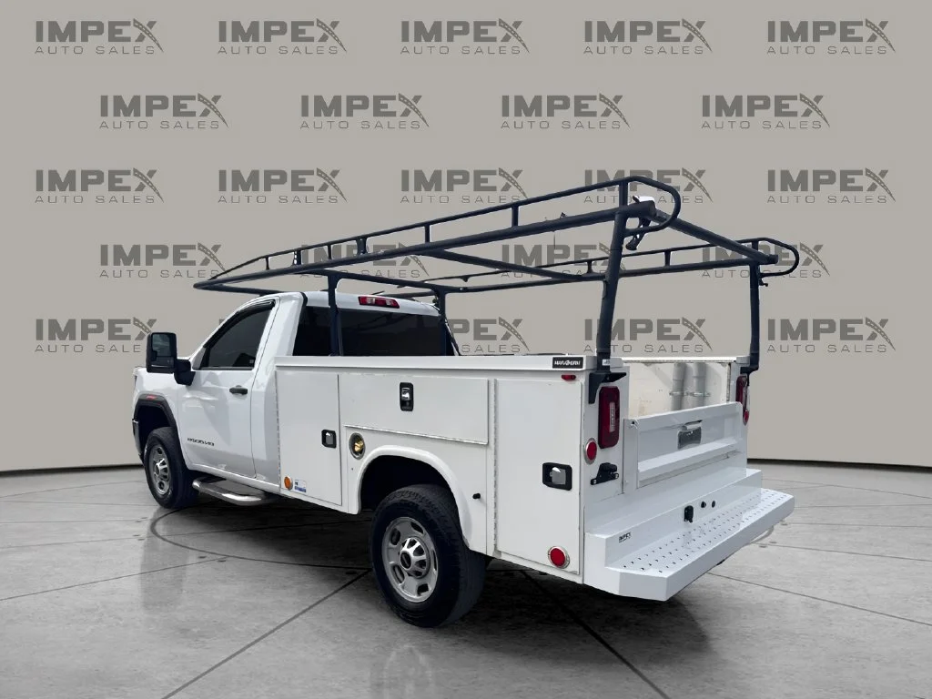 Used 2020 White GMC Base image 3