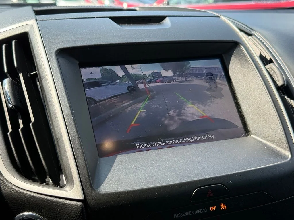 Used 2020 Green Ford SEL image 17