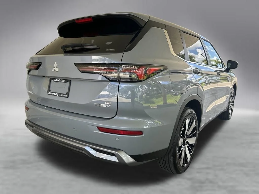 New 2026 Gray Mitsubishi SE S-AWC image 3