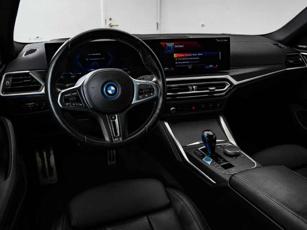 Used 2023 Tanzanite Blue Ii Metallic BMW M50 image 4