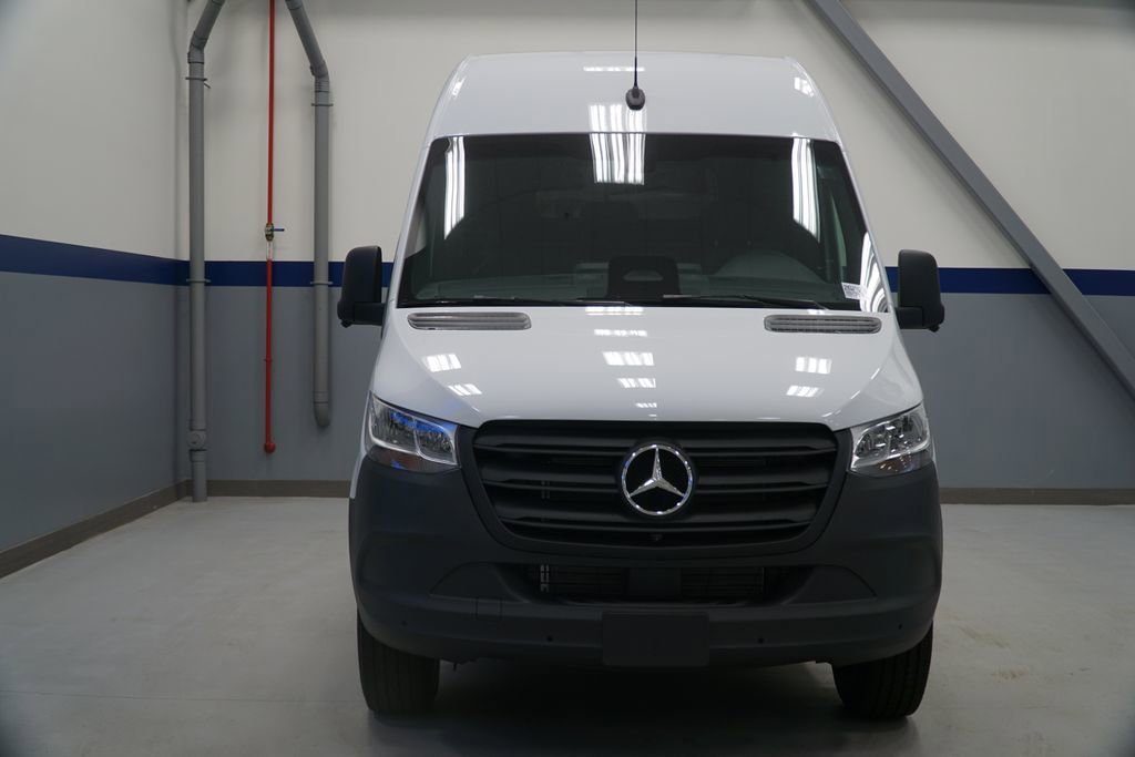 New 2026 Arctic White Mercedes-Benz Cargo 144 WB image 21