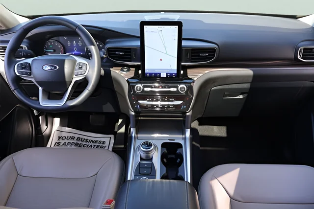 Used 2023 White Ford Limited image 12