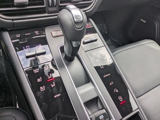 2025 Porsche Macan Base - Photo 18