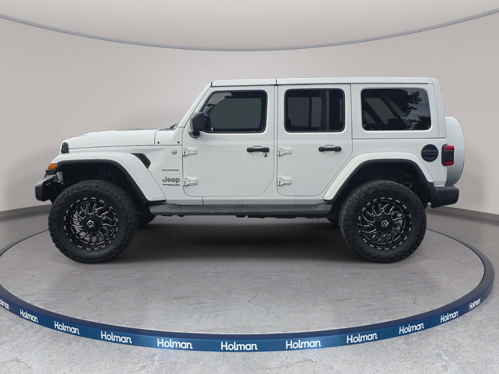 Used 2021 White Jeep Unlimited Sahara image 9