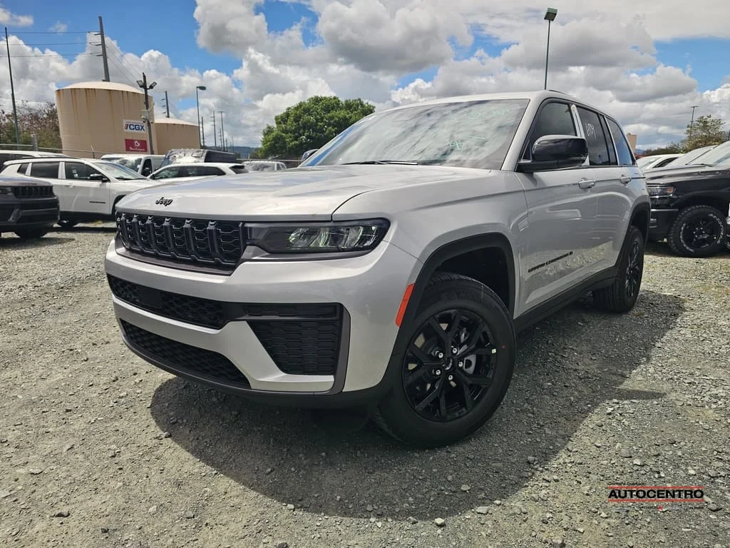 2026 Jeep Grand Cherokee Laredo Altitude's photo