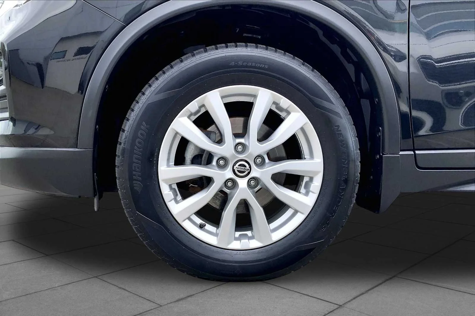 Used 2020 Magnetic Black Pearl Nissan S image 11