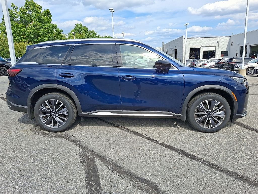 Used 2026 Blue INFINITI LUXE image 7