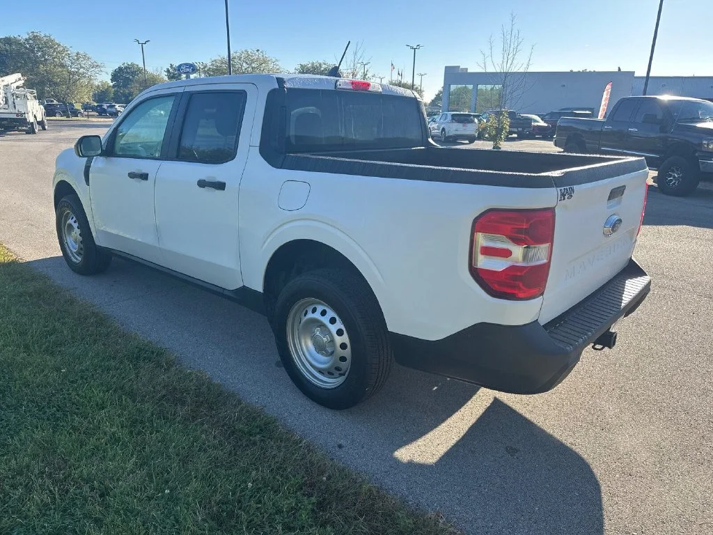 Used 2022 White Ford XL image 14