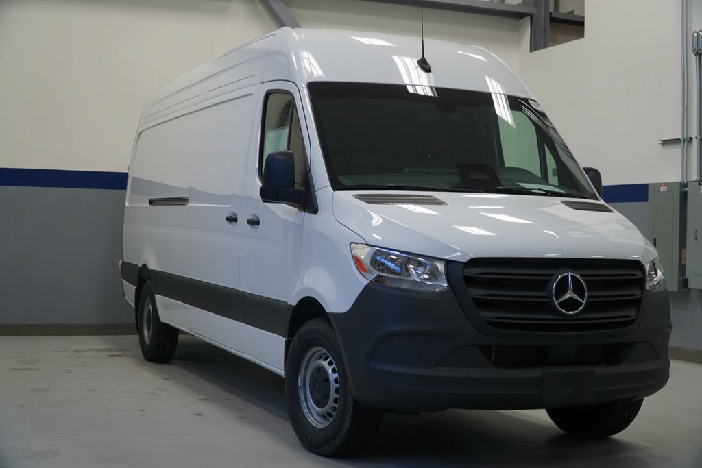 New 2025 Arctic White Mercedes-Benz Cargo 170 WB image 17