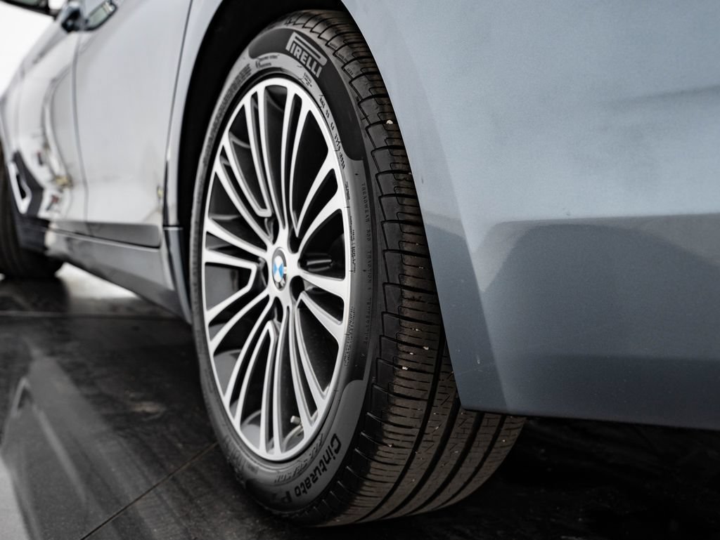 Used 2019 Bluestone Metallic BMW 540i xDrive image 48