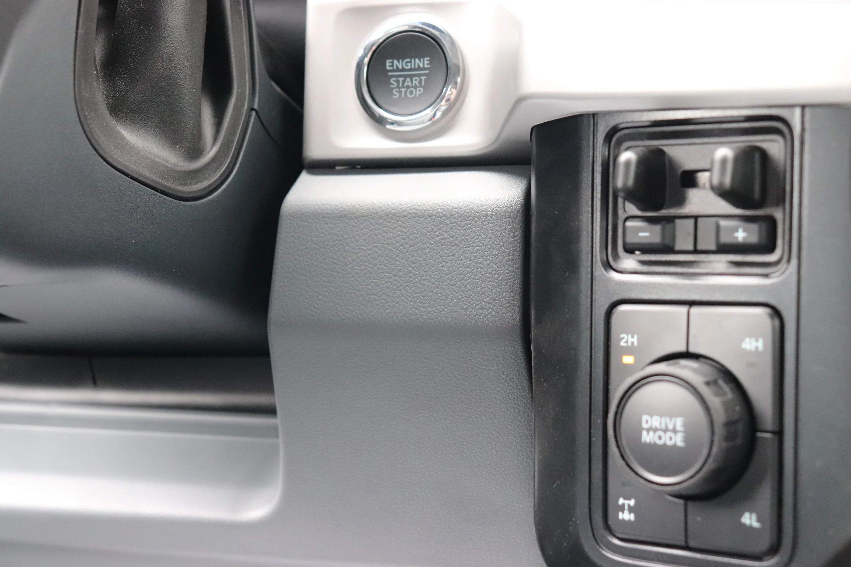 New 2026 OXFORD WHITE Ford XLT image 16