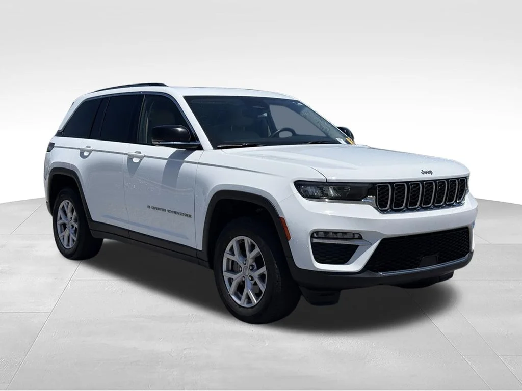 Used 2022 White Jeep Limited image 26
