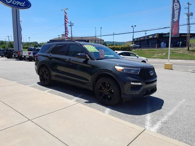 Used 2022 Green Ford ST image 2