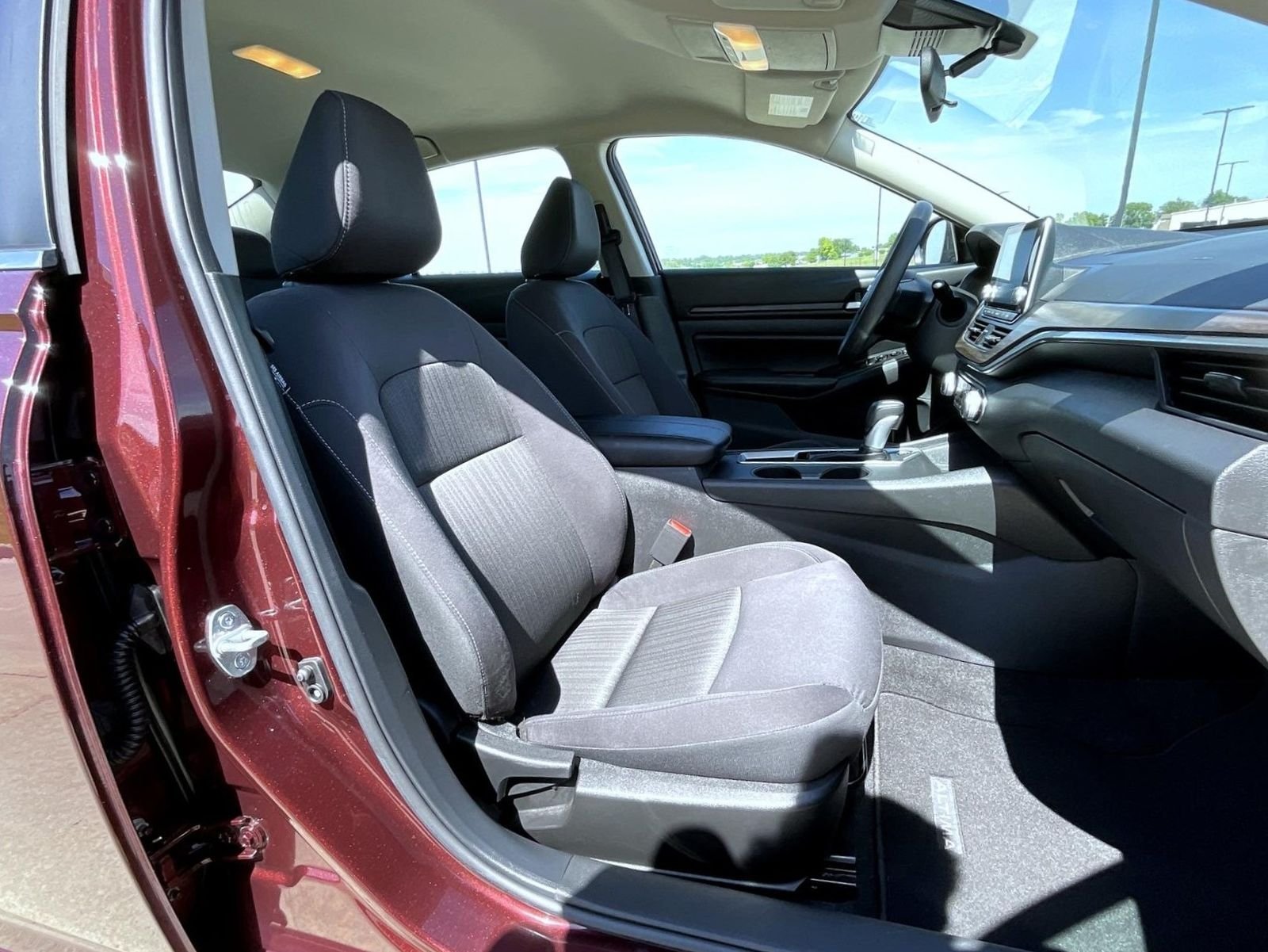 2025 Nissan Altima SV - Photo 16