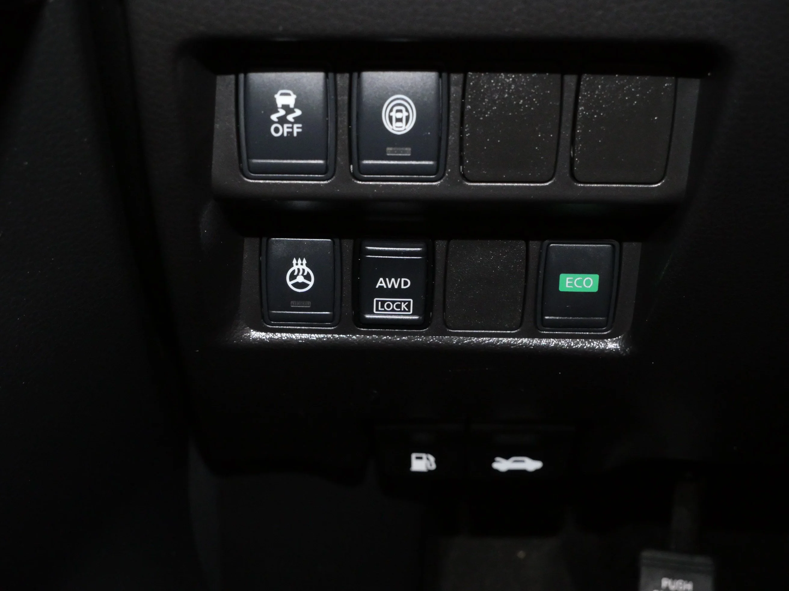 Used 2017 Gun Metallic Nissan SL image 27