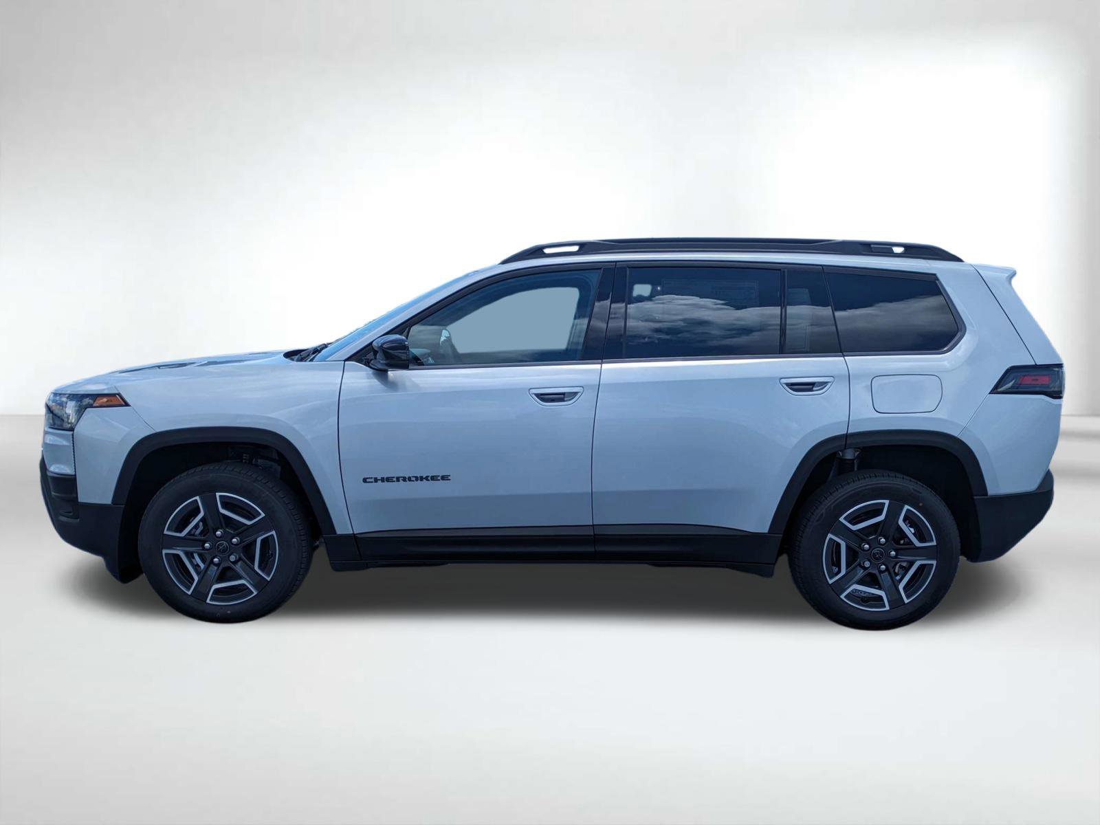 New 2026 Silver Zynith Clear-Coat Exterior Paint Jeep Limited image 7