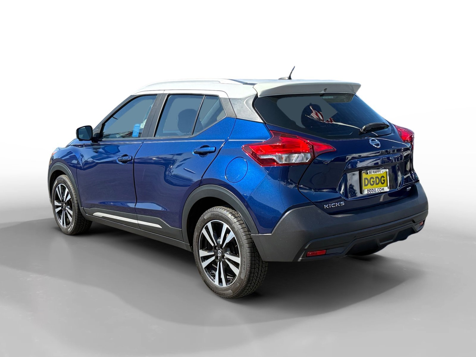 Used 2019 Deep Blue Pearl Nissan SR image 3