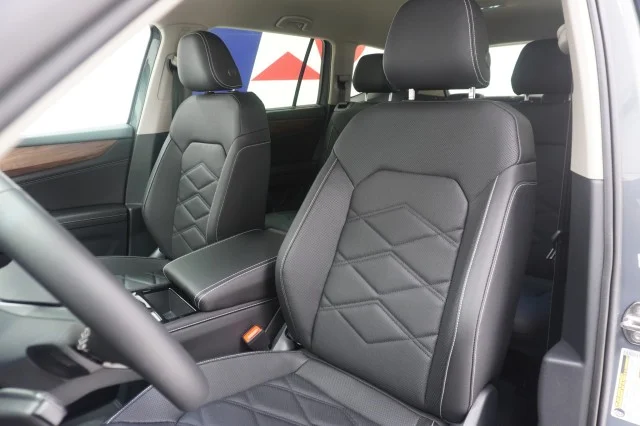 New 2026 Pure Gray Volkswagen 2.0T SE w/Technology image 17