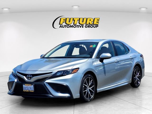 Used 2021 Silver Toyota SE image 8