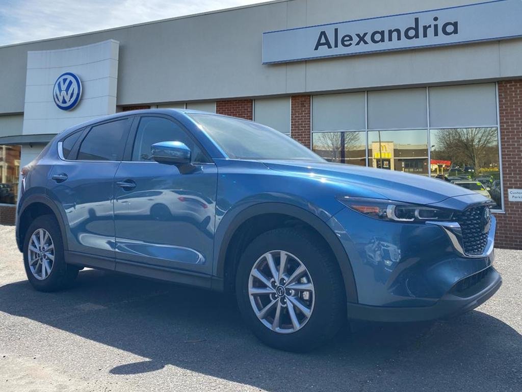 2022 Mazda CX-5 S Preferred package Auto AWD's photo