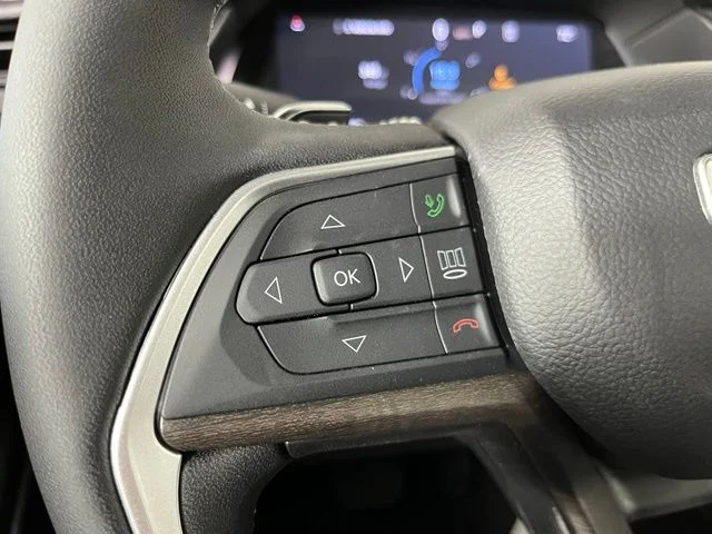 Used 2026 Silver Jeep Limited image 21