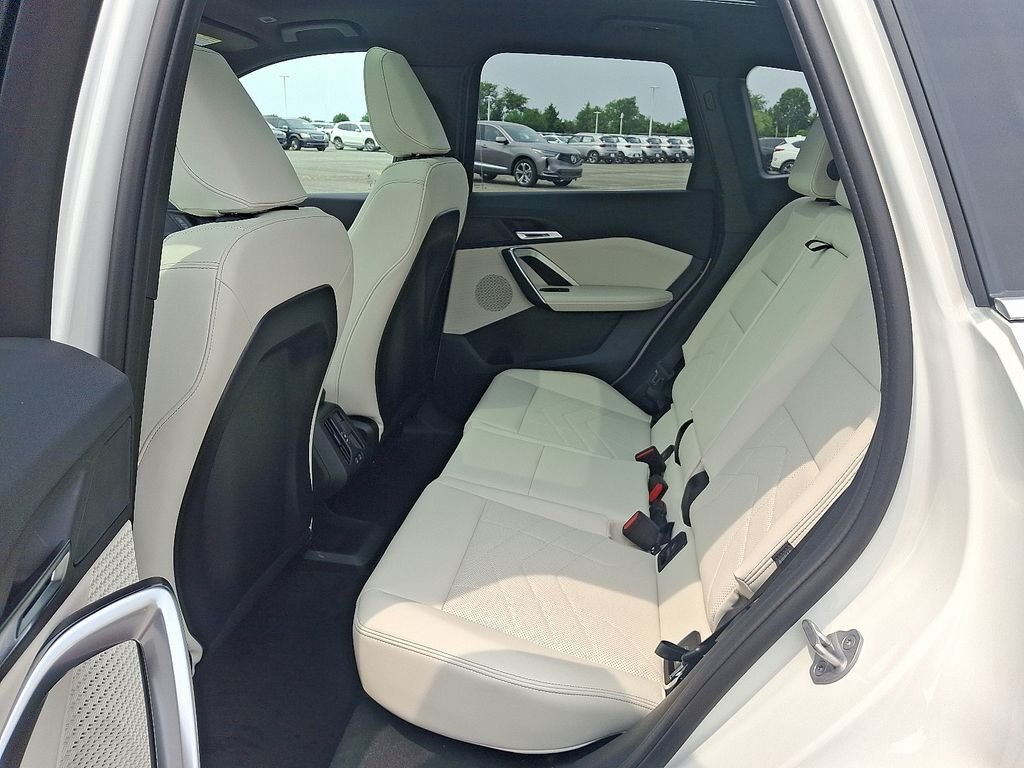 New 2026 Alpine White BMW xDrive28i image 5