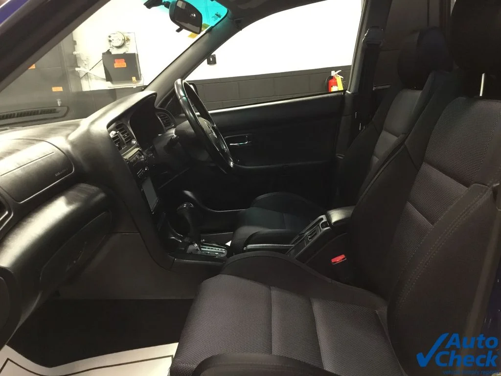 Used 2001 Blue Subaru GT image 22