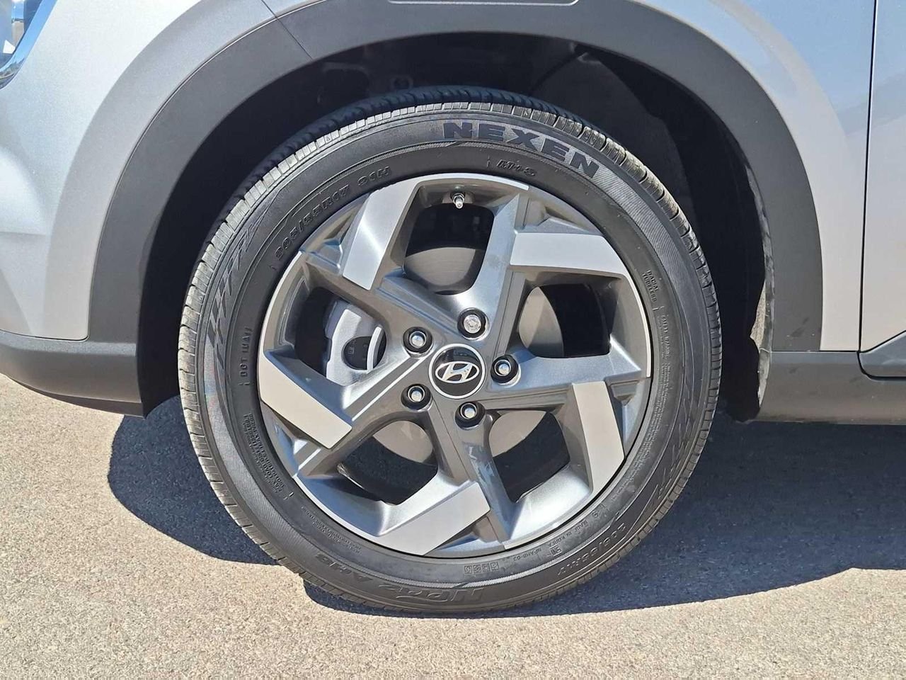 New 2026 Shimmering Silver Hyundai SEL image 13