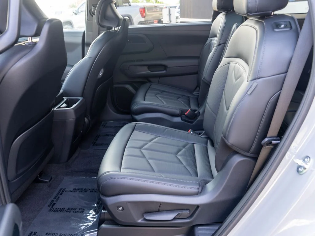 New 2027 Wolf Gray Kia X-LINE SX image 13