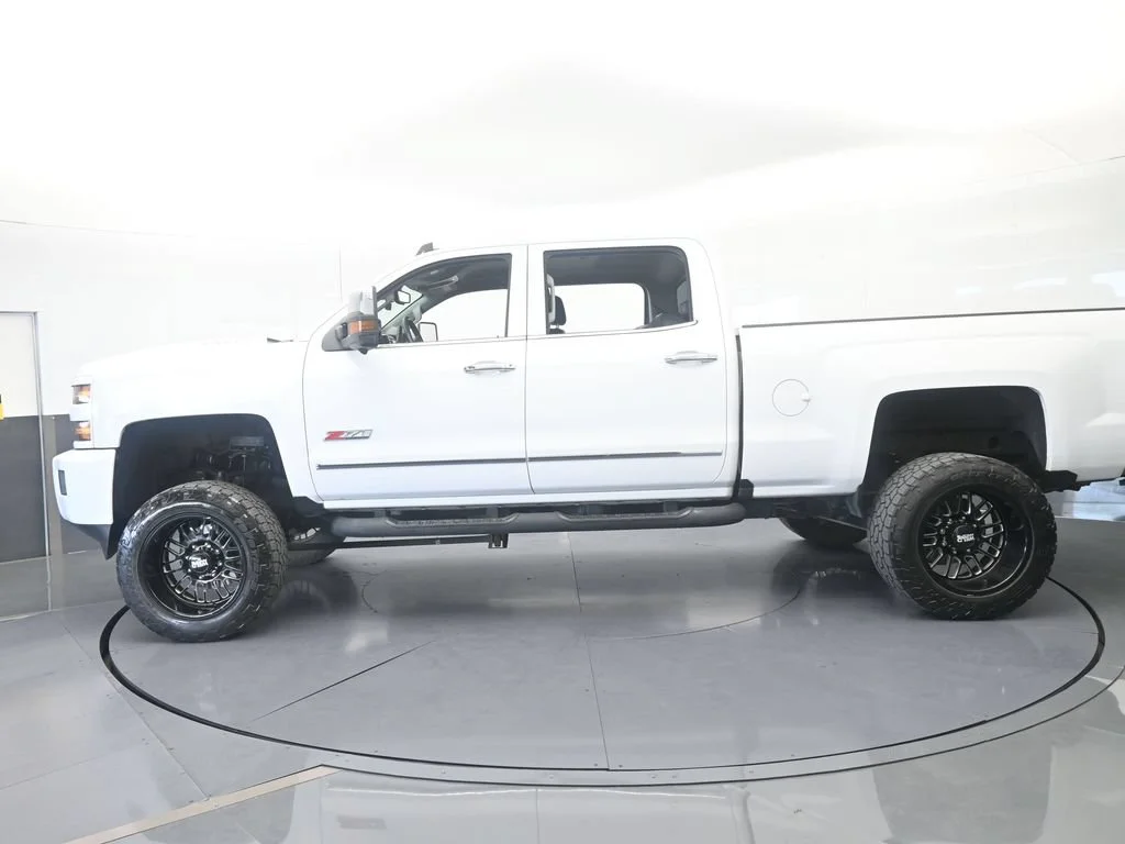Used 2018 Summit White Chevrolet LTZ image 2