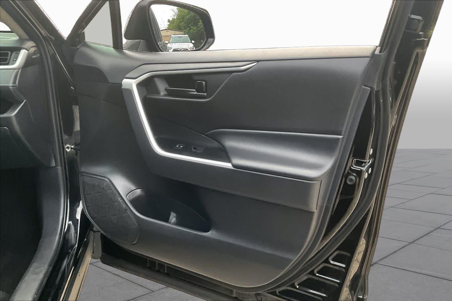 Used 2025 Midnight Black Metallic Toyota LE image 22