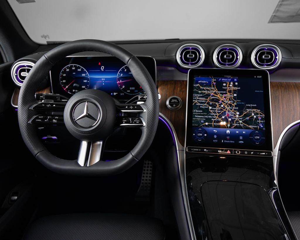 New 2027 White Mercedes-Benz GLC 300 Coupe image 8