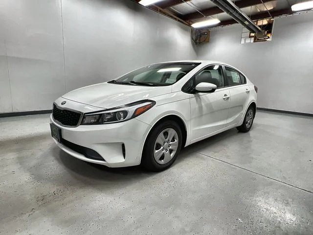 2017 Kia Forte LX AT's photo