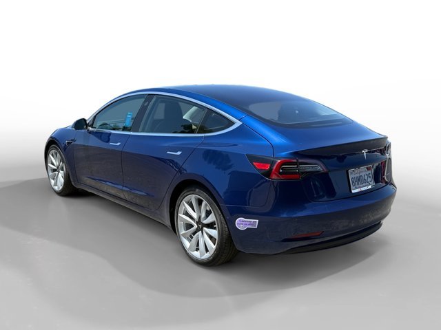Used 2018 Deep Blue Metallic Tesla Long Range image 3