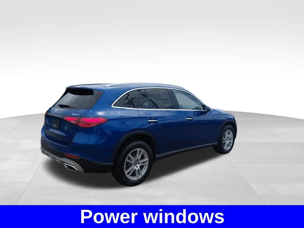 Used 2025  Mercedes-Benz GLC 300 image 8
