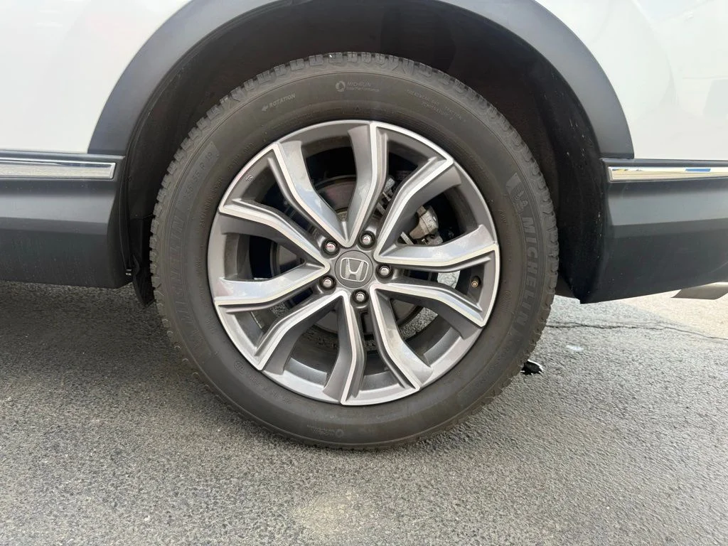 Certified Used 2020 White Honda Touring image 32