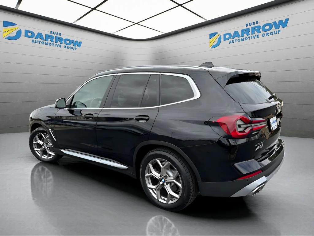 Used 2023 Black BMW xDrive30i image 3