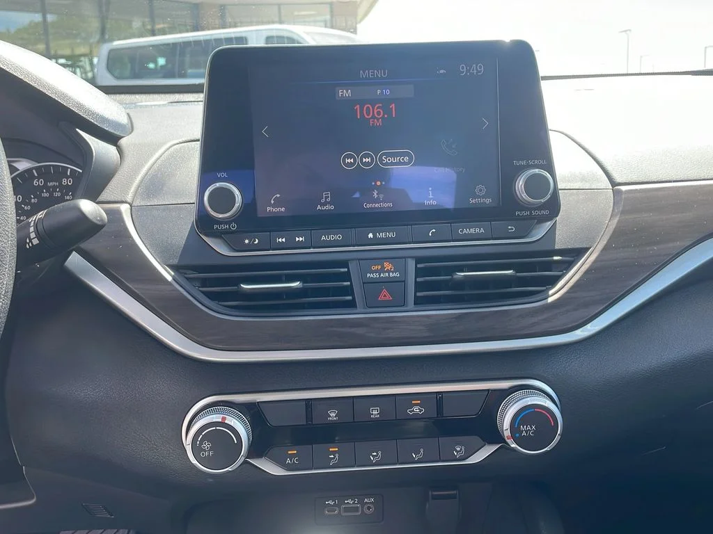 2025 Nissan Altima SV - Photo 17