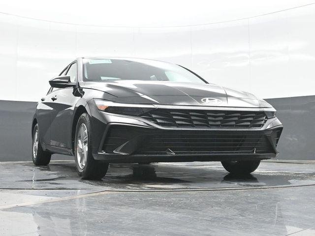New 2026 Black Hyundai SE image 22