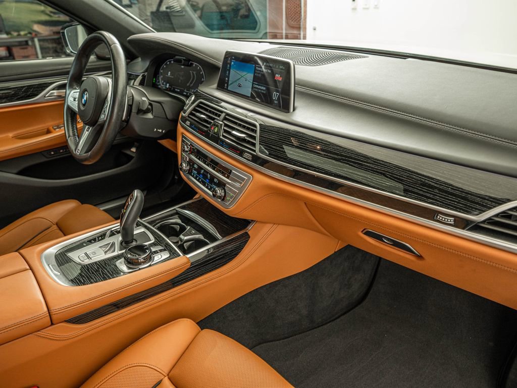 Used 2022 Mineral White Metallic BMW 750i xDrive image 35